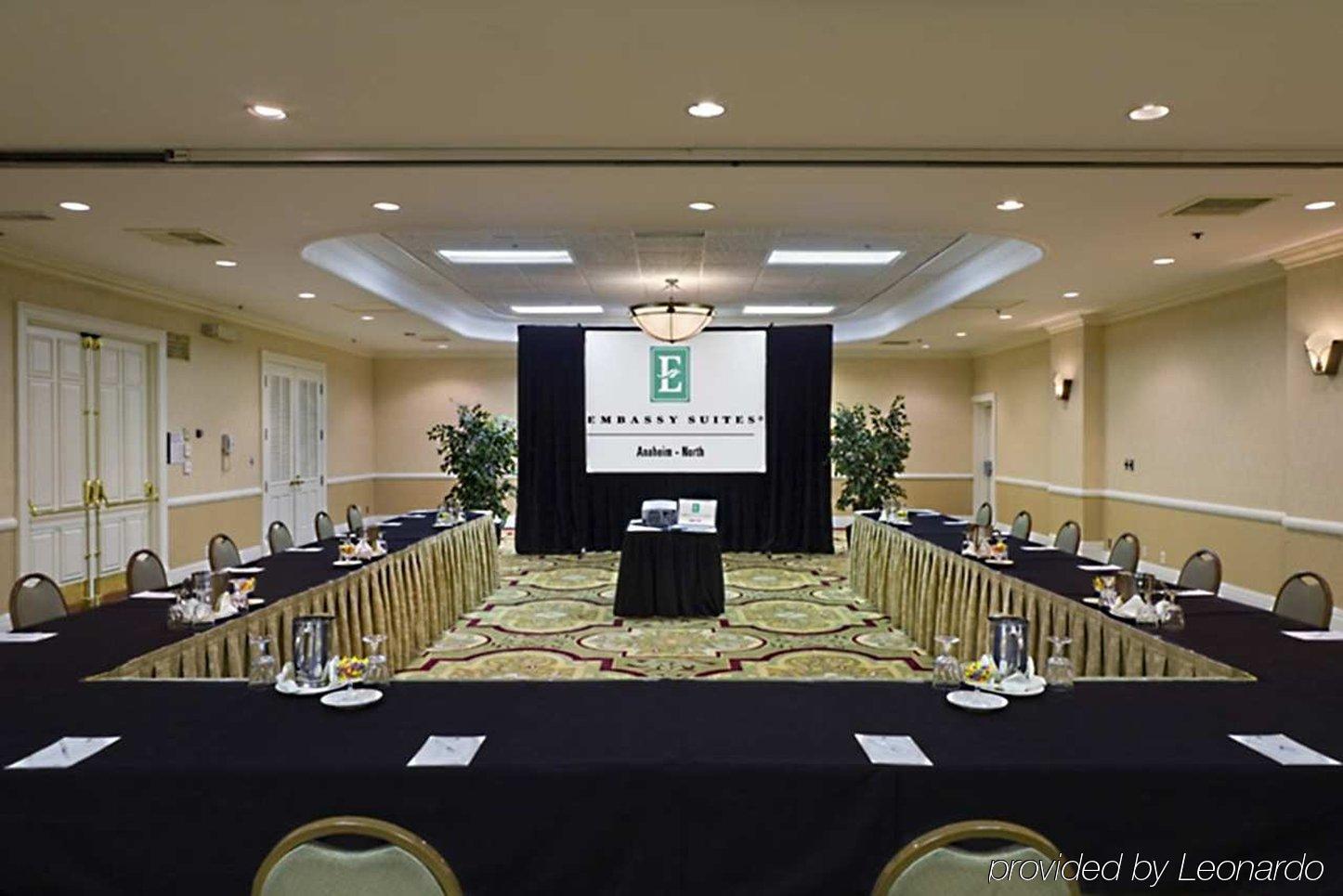 Embassy Suites By Hilton Anaheim North Facilidades foto